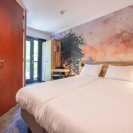 Отель Fletcher Hotel-restaurant De Kempen 3*