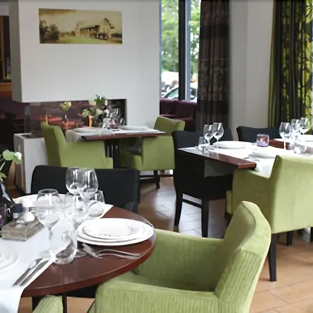 Fletcher Hotel-restaurant De Kempen レウセル